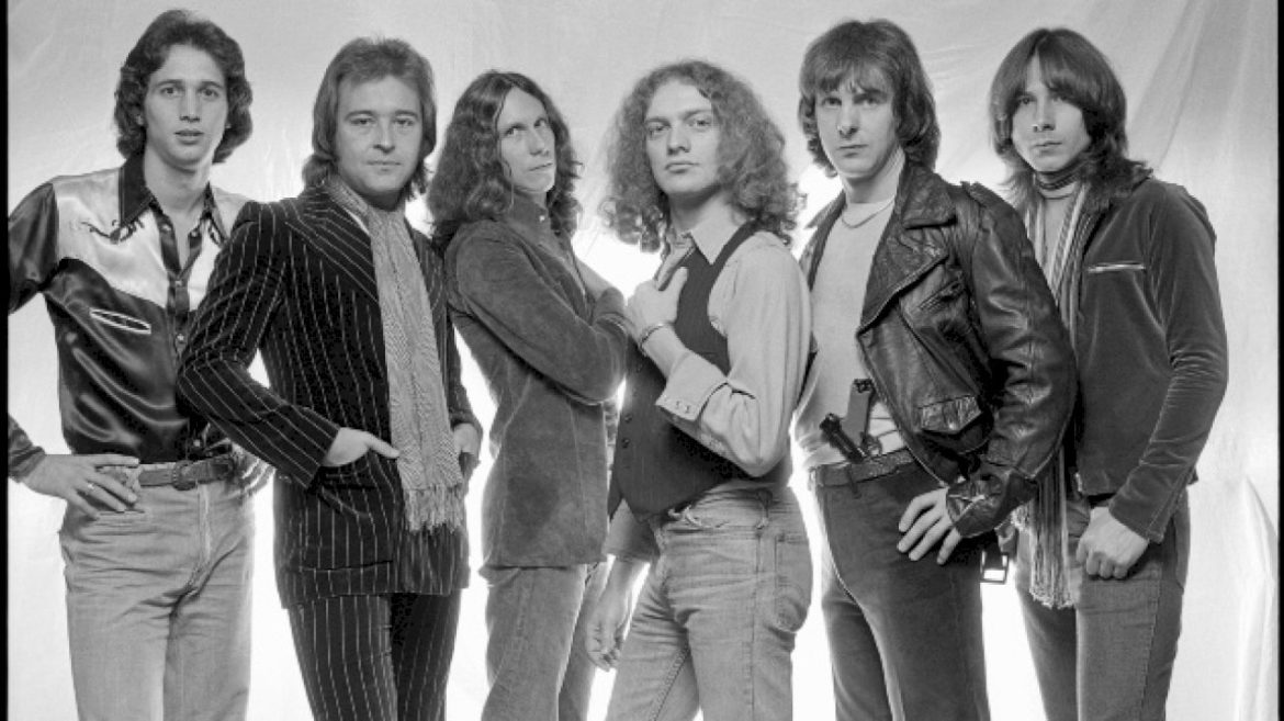 foreigner’s-lou-gramm,-al-greenwood-&-rick-wills-disappointed-bandmates-won’t-be-at-rock-&-roll-hall-of-fame