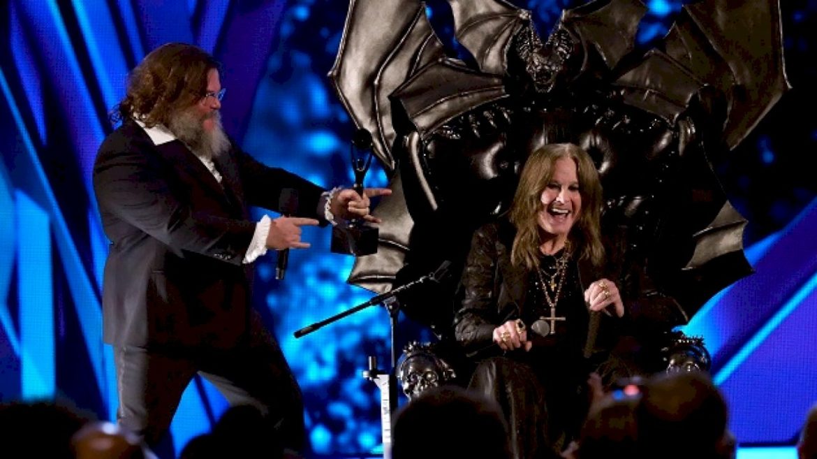 rock-&-roll-hall-of-fame-2024:-ozzy-osbourne,-dave-matthews-band,-foreigner-&-more-inducted