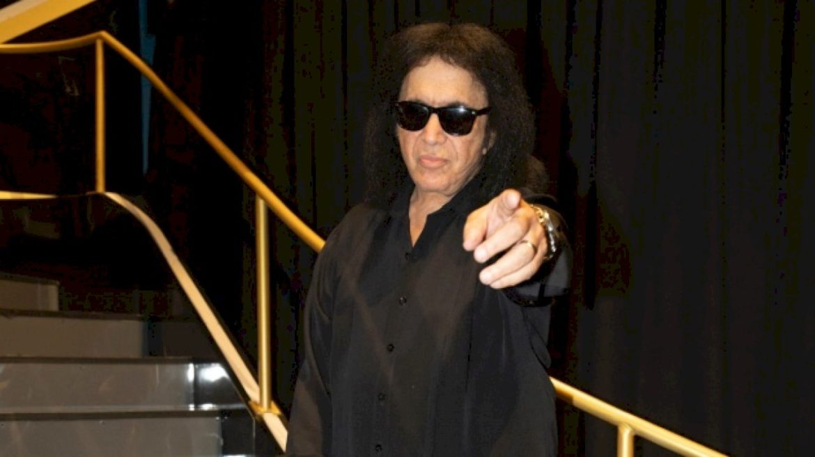 kiss’-gene-simmons-calls-bass-virtuosos-“show-offs-in-music”