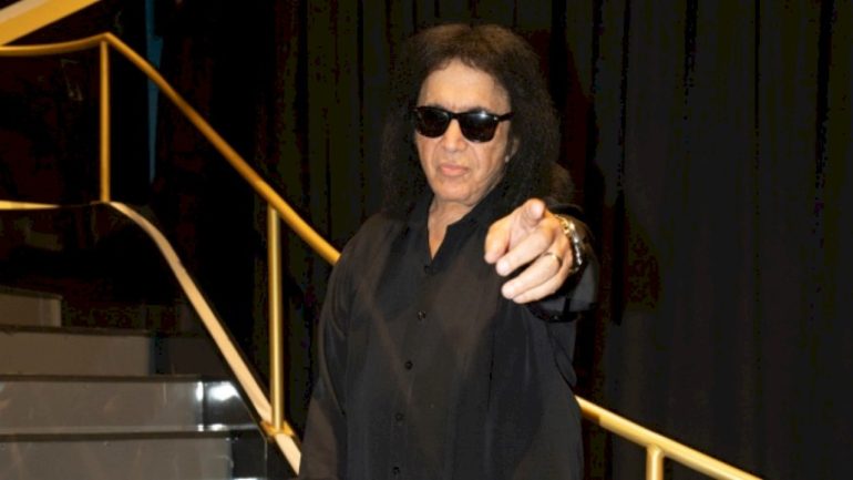 kiss’-gene-simmons-calls-bass-virtuosos-“show-offs-in-music”