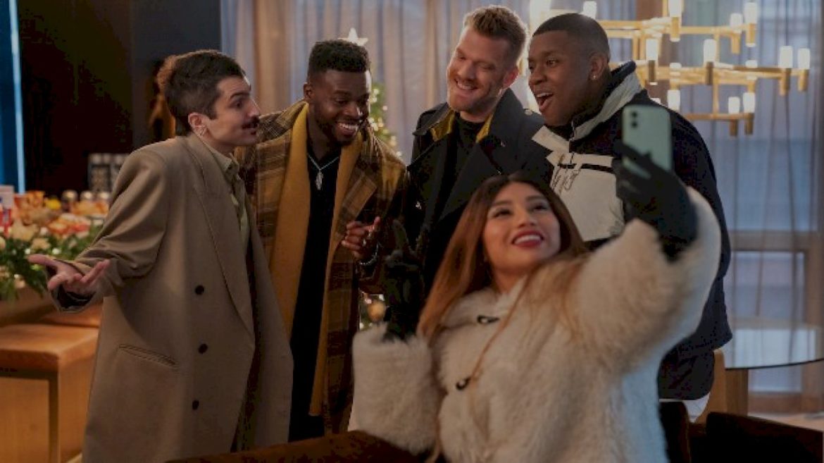 see-pentatonix-in-trailer-for-netflix-holiday-movie-‘meet-me-next-christmas’