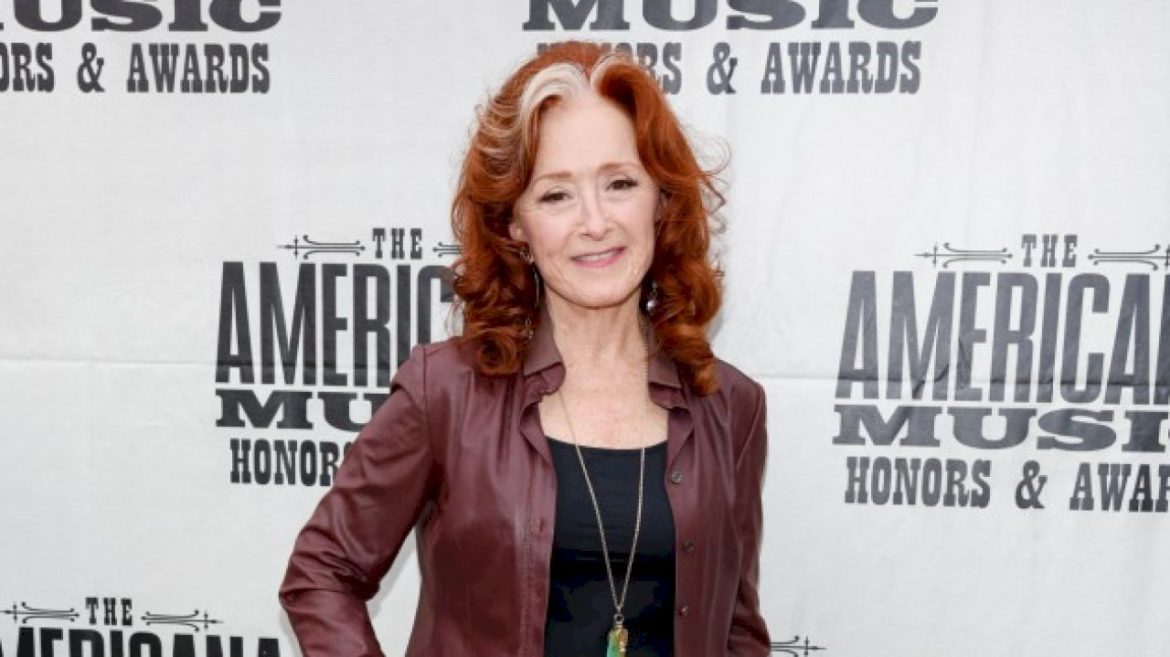 bonnie-raitt-postpones-asheville-show,-replaces-it-with-benefit-concert-in-charlotte