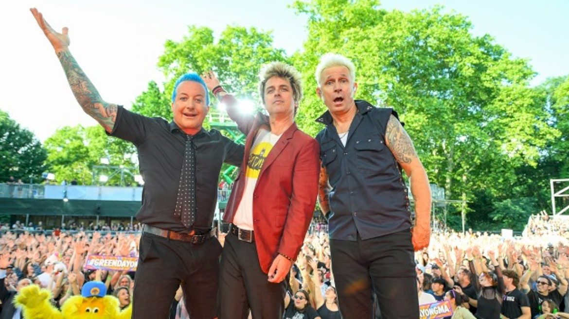 rock-&-roll-hall-of-fame-announces-green-day-fan-day