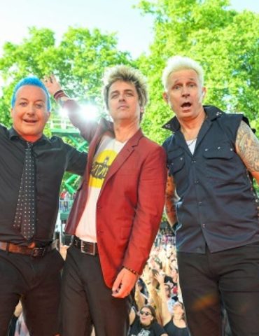 rock-&-roll-hall-of-fame-announces-green-day-fan-day