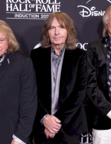 rick-wills-&-al-greenwood-on-playing-with-foreigner-again:-‘suddenly-we’ve-become-legends’