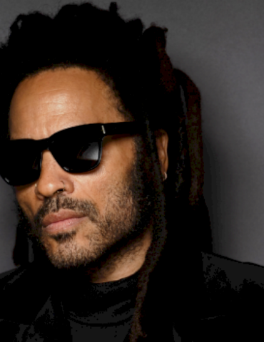 there’s-lots-of-shirtless-lenny-kravitz-in-his-new-video-for-‘honey’