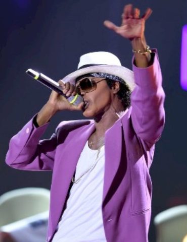 bruno-mars-has-two-top-10-hits-for-the-first-time-in-more-than-a-decade