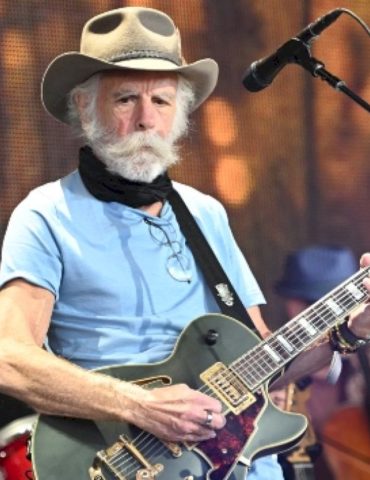 grateful-dead’s-bobby-weir-supports-harris/walz-ticket