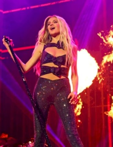 kelsea-ballerini-thanks-fans-for-madison-square-garden-show,-adds-new-dates-to-2025-arena-tour