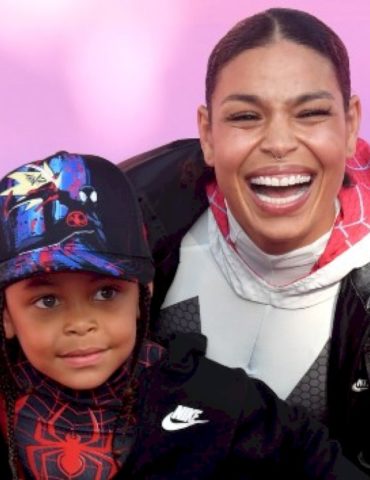 jordin-sparks-has-to-get-out-the-sewing-machine-to-make-her-son’s-halloween-vision-come-to-life