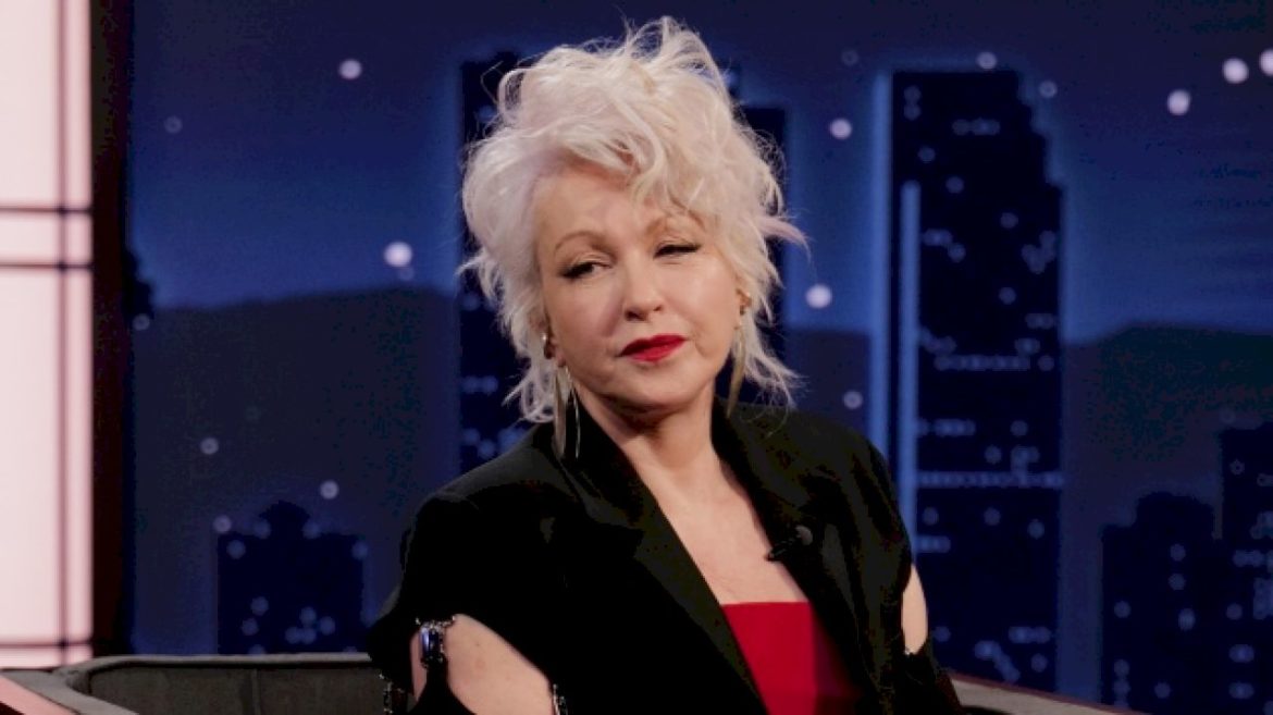 cyndi-lauper-cleanses-madison-square-garden-ahead-of-show,-featuring-guest-sam-smith