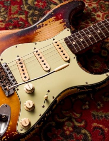 john-frusciante’s-signature-strat-guitar-recreated-by-fender-custom-shop