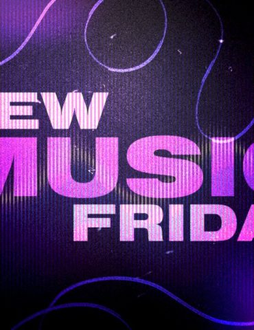 new-(holiday)-music-friday:-travis-kelce,-kelly-clarkson-and-more