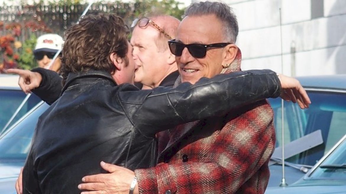 bruce-springsteen-hugs-jeremy-allen-white-on-set-of-‘deliver-me-from-nowhere’