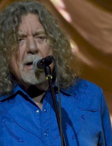 railway-to-heaven:-watch-robert-plant-star-in-ad-for-italian-high-speed-train-service