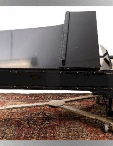 piano-used-to-record-‘layla’-part-of-new-hit-factory-collection-auction