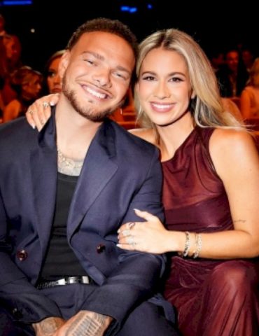 kane-brown-dropping-‘body-talk’-with-wife-katelyn