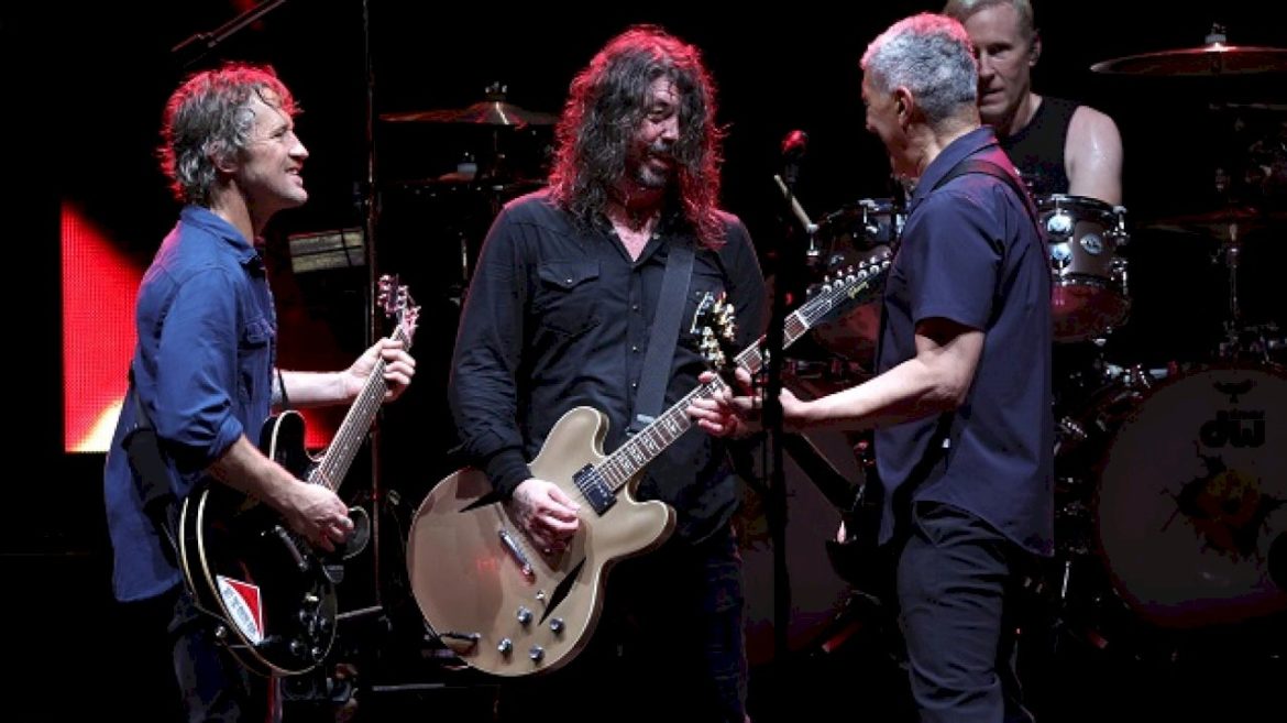 foo-fighters’-chris-shiflett-interviews-dave-grohl-&-pat-smear-on-﻿’shred-with-shifty’﻿-podcast