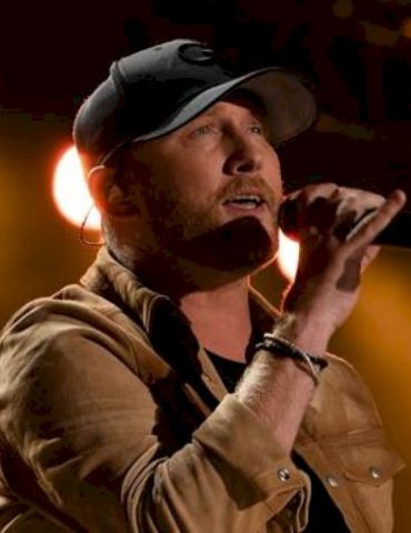 cole-swindell’s-got-a-collab-with-greylan-james-coming