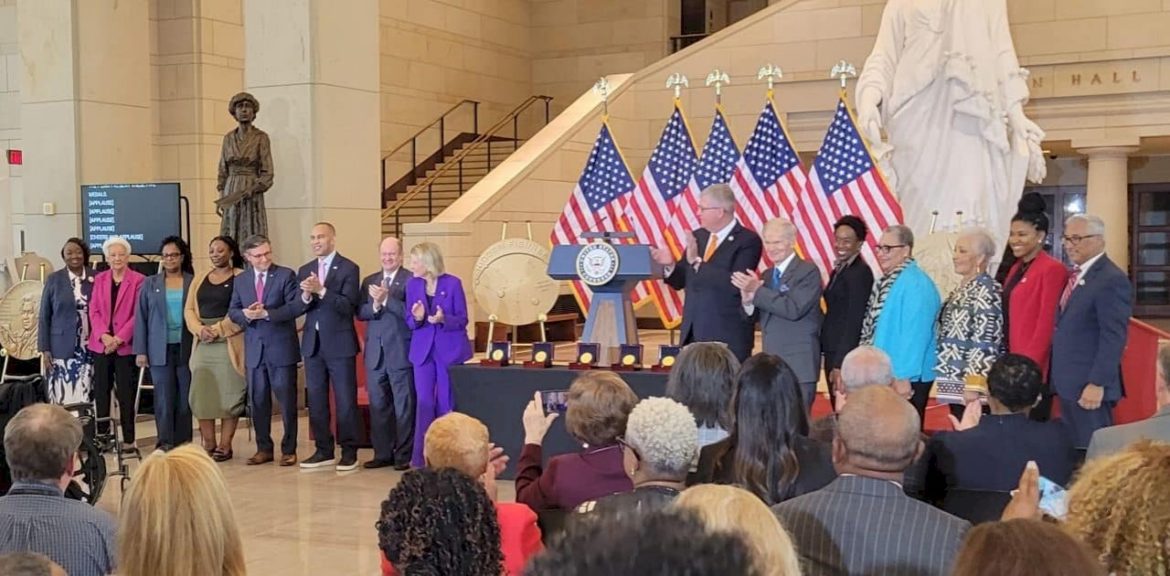 society-of-women-engineers-(swe)-executive-director-attends-congressional-gold-medal-ceremony-honoring-nasa’s-hidden-figures