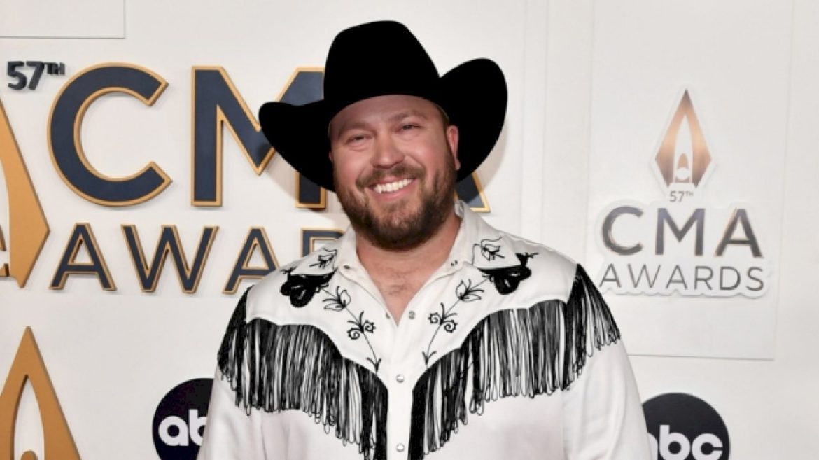 why-mitchell-tenpenny’s-cma-new-artist-nod-‘means-everything’-to-him