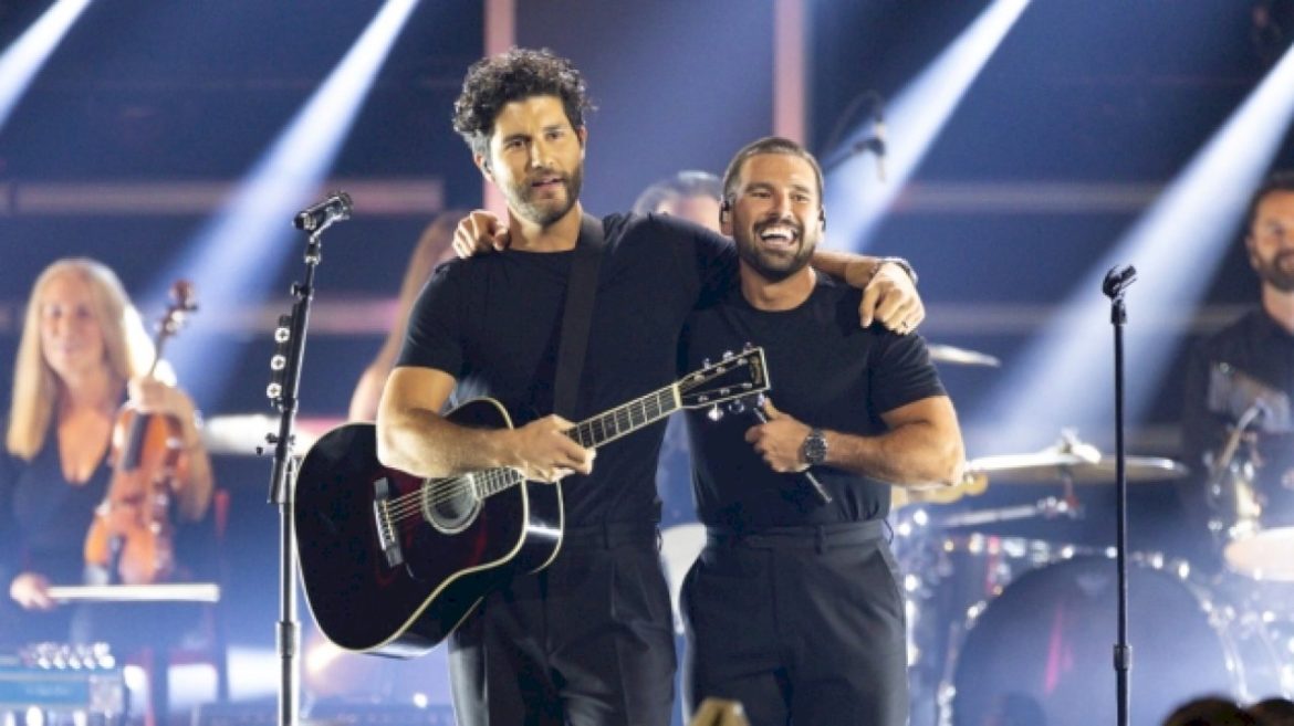 dan-+-shay-appreciate-their-cma-vocal-duo-nod,-but-they-‘would-love-to-win’-this-year