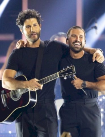 dan-+-shay-appreciate-their-cma-vocal-duo-nod,-but-they-‘would-love-to-win’-this-year