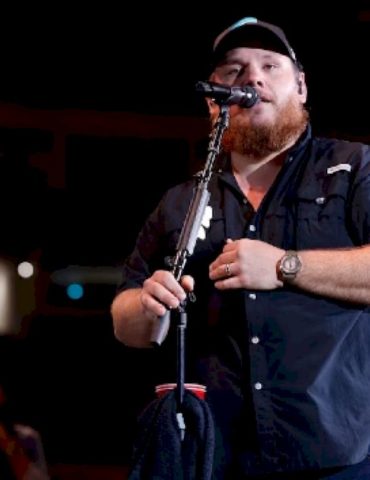 luke-combs-reveals-the-lifestyle-change-he-made-for-his-health:-‘it’s-changed-my-life-mentally’