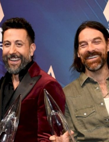 old-dominion-weighs-in-on-potentially-earning-their-seventh-cma-vocal-group-award