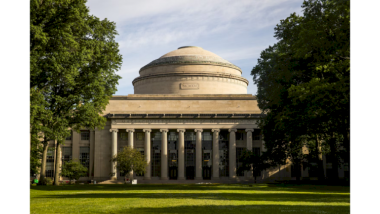 massachusetts-institute-of-technology-to-waive-tuition-for-families-making-less-than-$200k