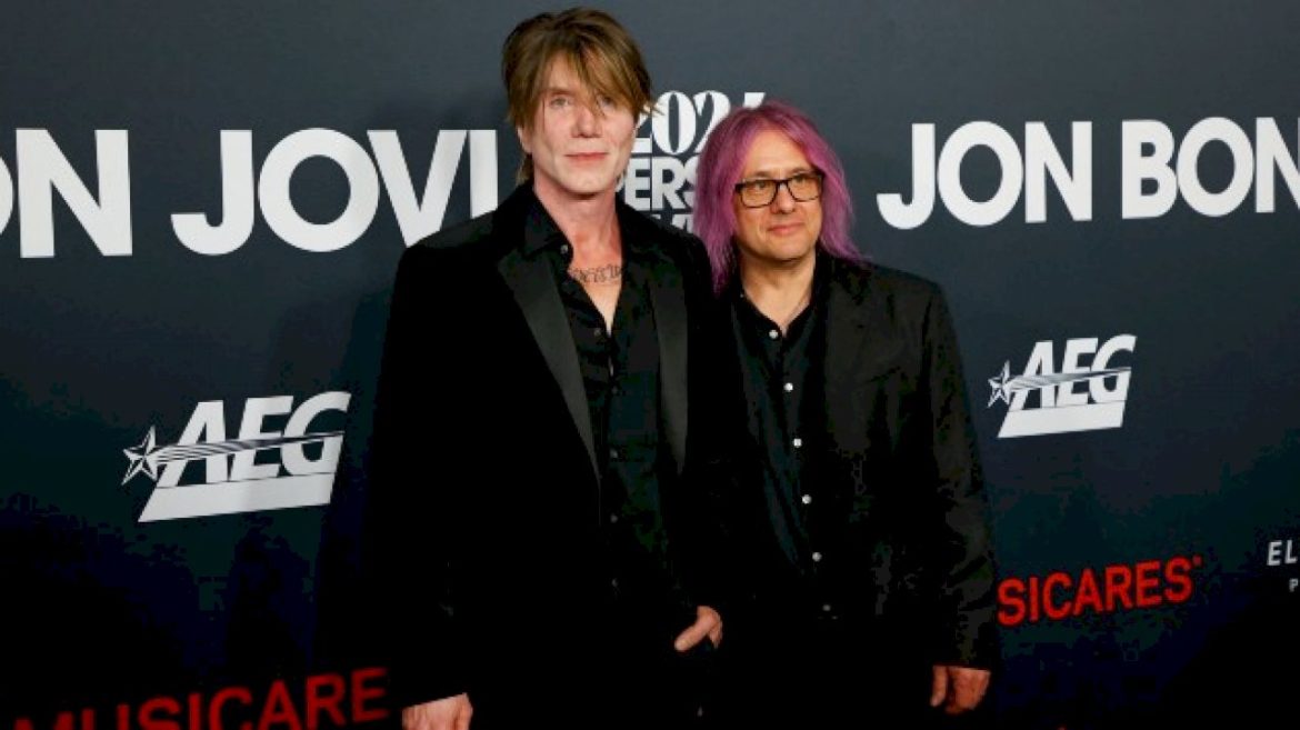 goo-goo-dolls’-‘iris’-certified-diamond,-racks-up-2-billion-spotify-streams