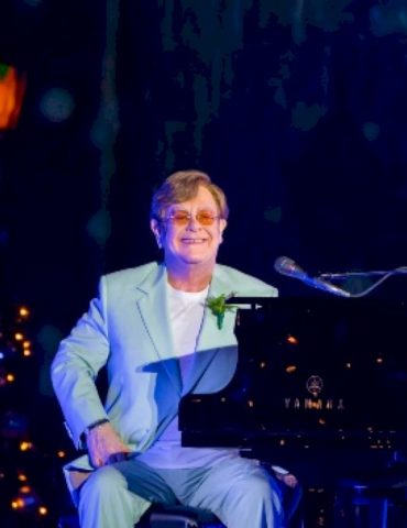 elton-john-to-perform-on-‘the-wonderful-world-of-disney:-holiday-spectacular’