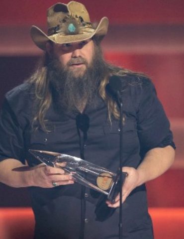 absent-morgan-wallen-crowned-entertainer,-stapleton-wins-big-at-unpredictable-cma-awards