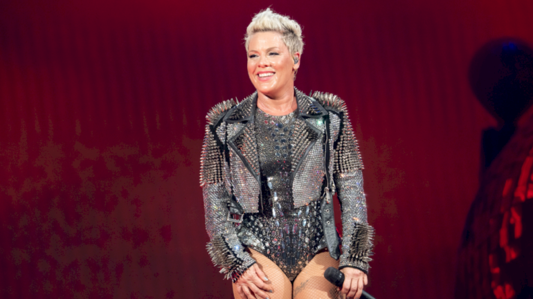 pink-celebrates-the-end-of-her-summer-carnival-tour