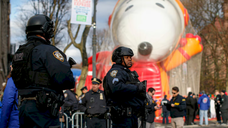 macy’s-thanksgiving-parade-could-be-target-of-terrorist-threats,-officials-warn