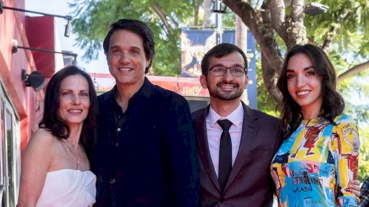 ‘karate-kid’-star-ralph-macchio-steps-out-with-wife-phyllis,-kids-at-hollywood-walk-of-fame-ceremony