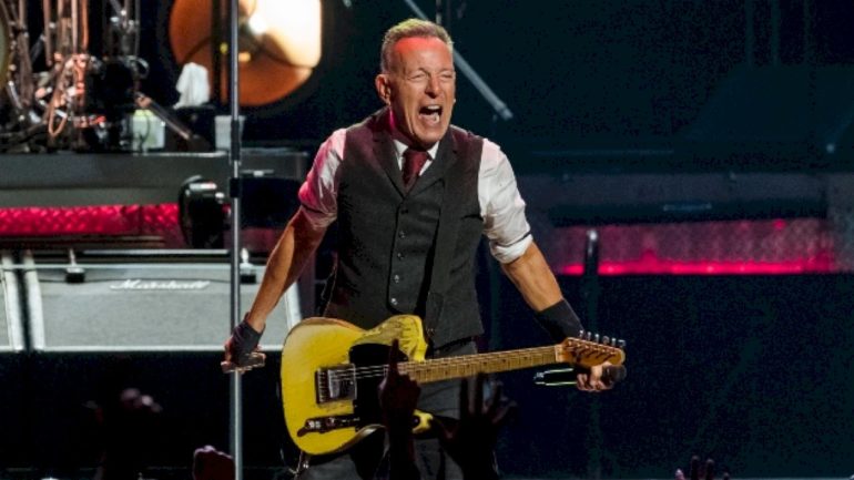 the-rolling-stones-&-bruce-springsteen-earn-billboard-music-award-nominations