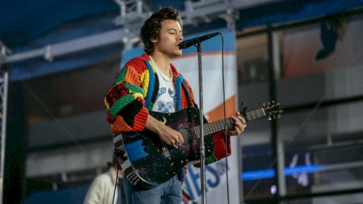 harry-styles’-pleasing-launches-new-capsule-collection-with-fashion-label-behind-his-viral-cardigan