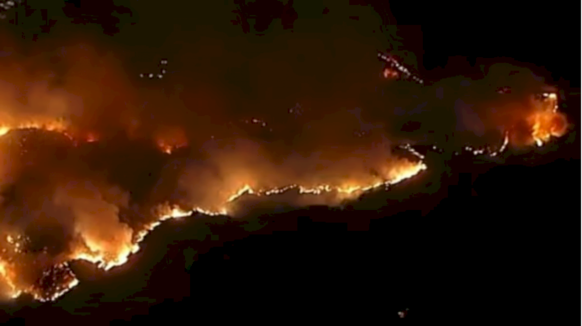 mandatory-evacuations-issued-in-parts-of-southern-california-as-wildfires-spread-near-malibu