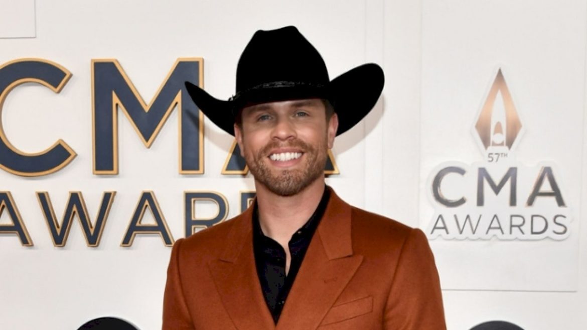 dustin-lynch’s-new-york-bound-for-new-year’s-eve