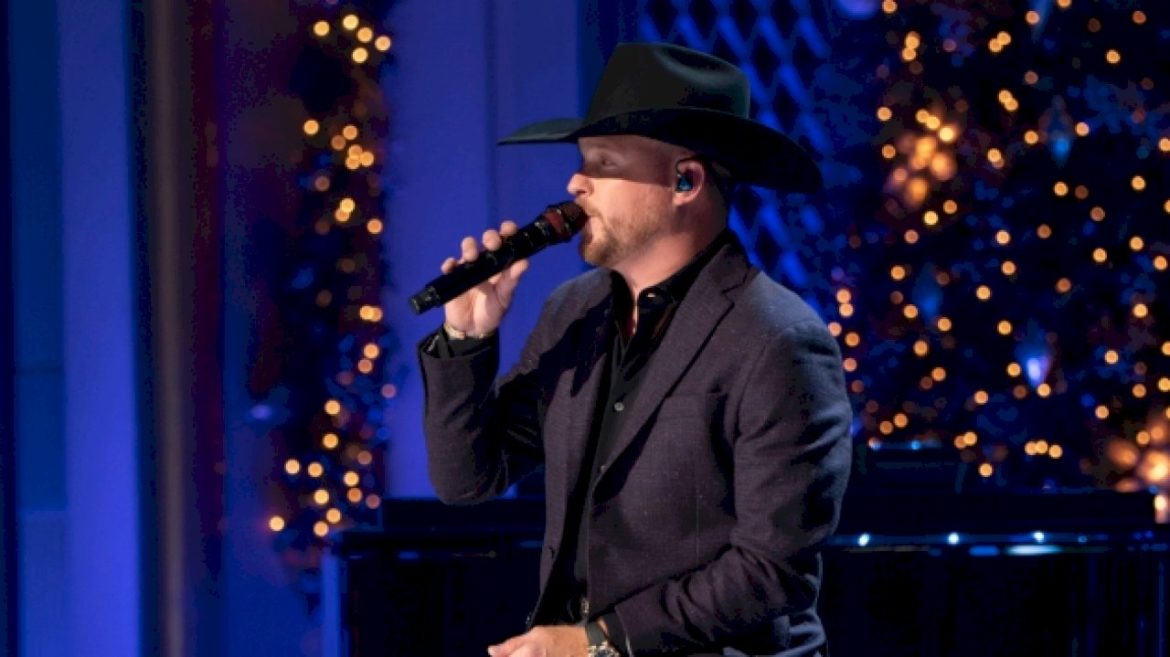 why-cody-johnson’s-a-big-fan-of-christmas-music