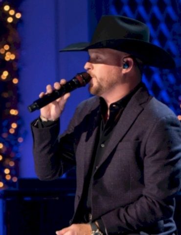 why-cody-johnson’s-a-big-fan-of-christmas-music