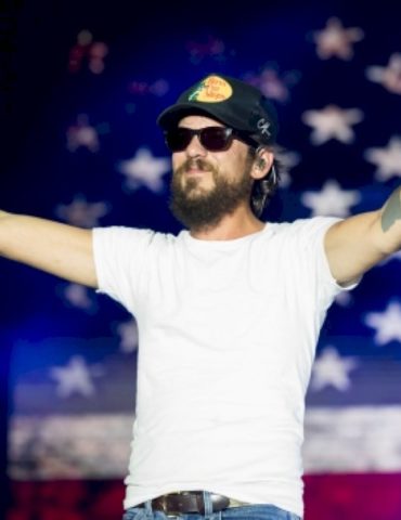 chris-janson-shares-snippet-of-patriotic-new-song,-‘the-flag’