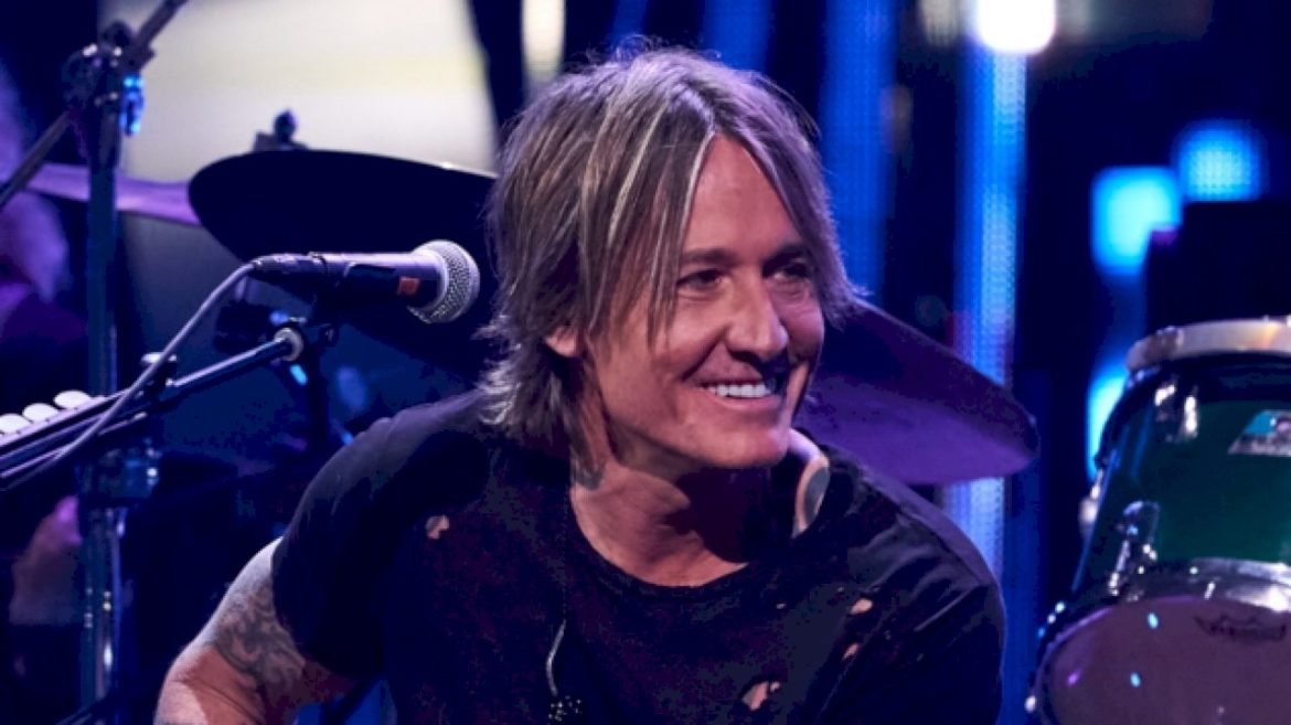 ever-sang-‘winter-wonderland’-in-a-tank-top?-keith-urban-has