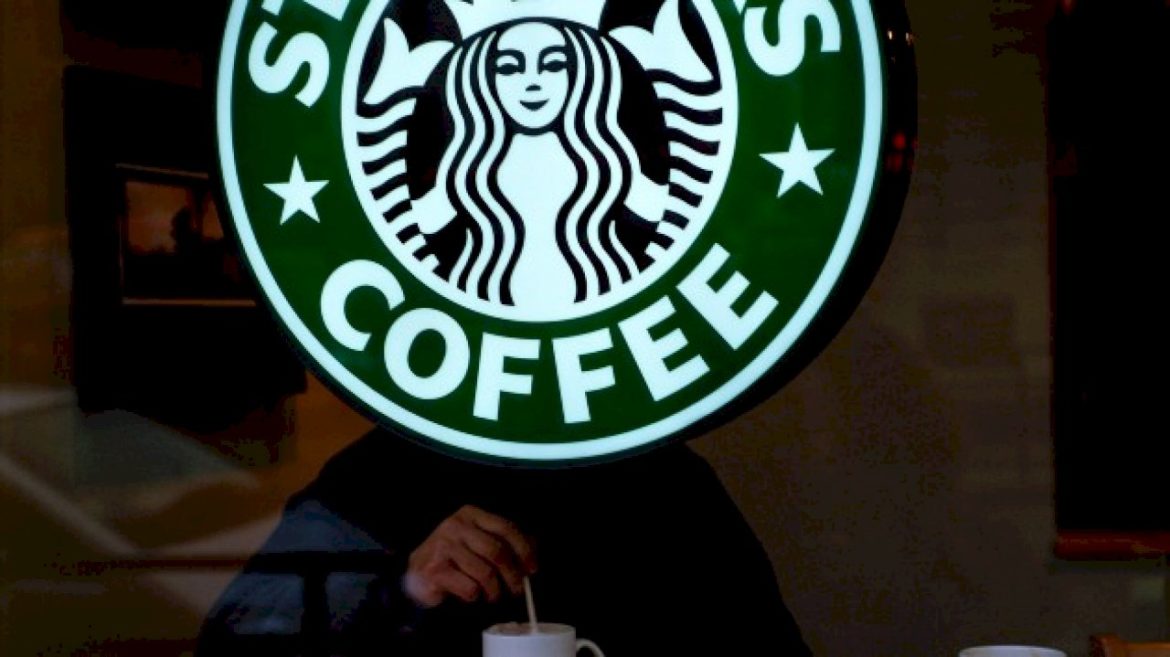 starbucks-workers-union-announces-pre-christmas-strike-in-los-angeles,-chicago-and-seattle