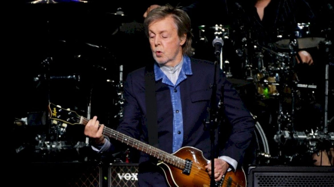 paul-mccartney-reunites-with-ringo-starr,-plays-with-ronnie-wood-at-final-night-of-the-got-back-tour