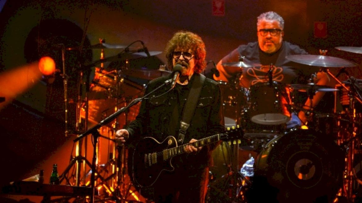 jeff-lynne-talks-‘emotional’-final-elo-show,-and-what’s-next-for-him