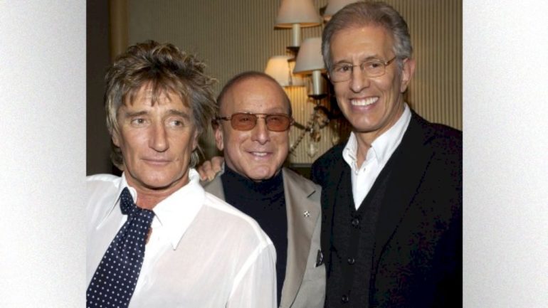 rod-stewart-mourns-producer-of-his-‘great-american-songbook’-albums:-‘i’m-devastated’