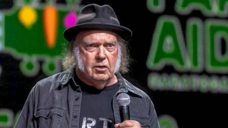 neil-young-drops-out-of-glastonbury-festival-due-to-corporate-sponsorship