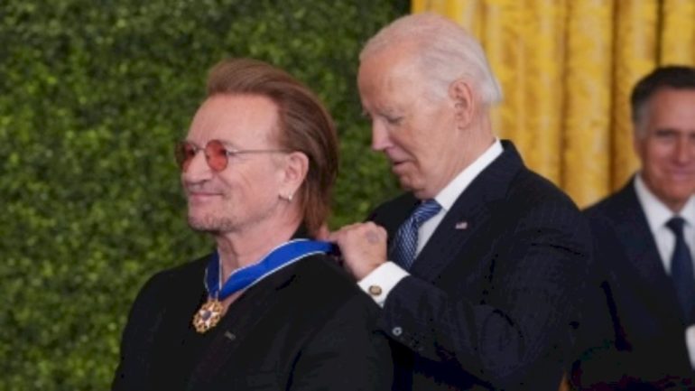 bono-receives-the-presidential-medal-of-freedom